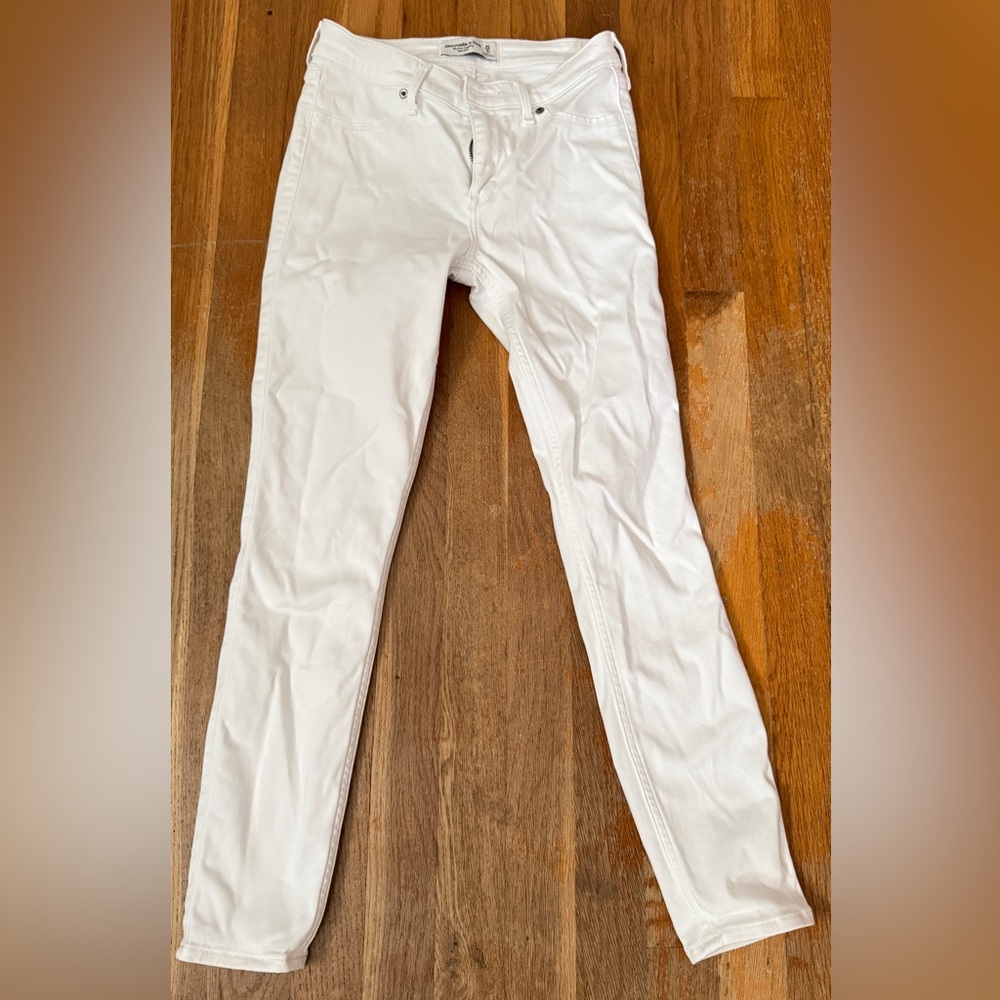 Abercrombie & Fitch Women's White Skinny Jeans